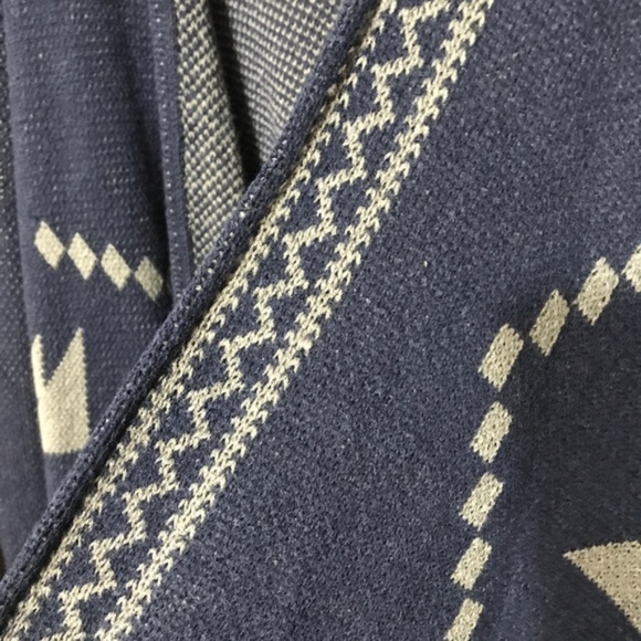 5-Star Reviewed Aztec Print Knitted Poncho - Picture 7 of 8